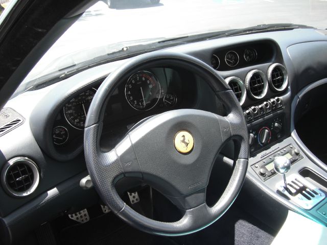 Ferrari 550 Maranello 2000 photo 11