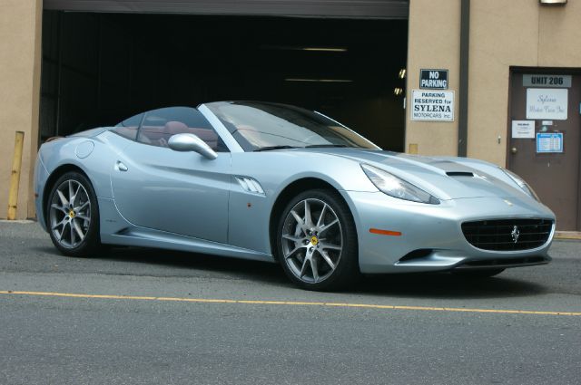 Ferrari California 2010 photo 1