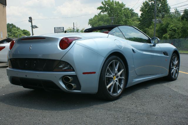 Ferrari California 2010 photo 2
