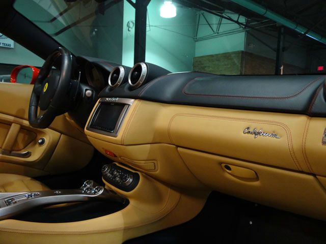Ferrari California 2010 photo 32