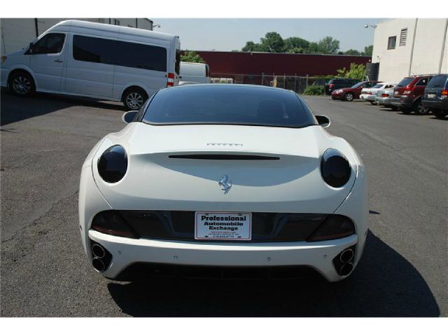 Ferrari California 2010 photo 4