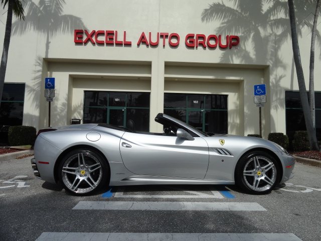 Ferrari California 2011 photo 1