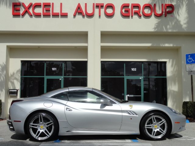 Ferrari California 2011 photo 2