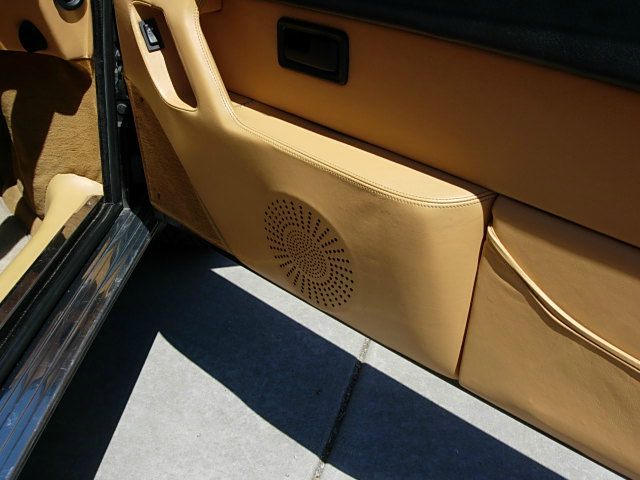 Ferrari Mondial T 1989 photo 12