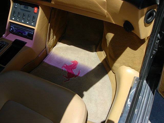 Ferrari Mondial T 1989 photo 14