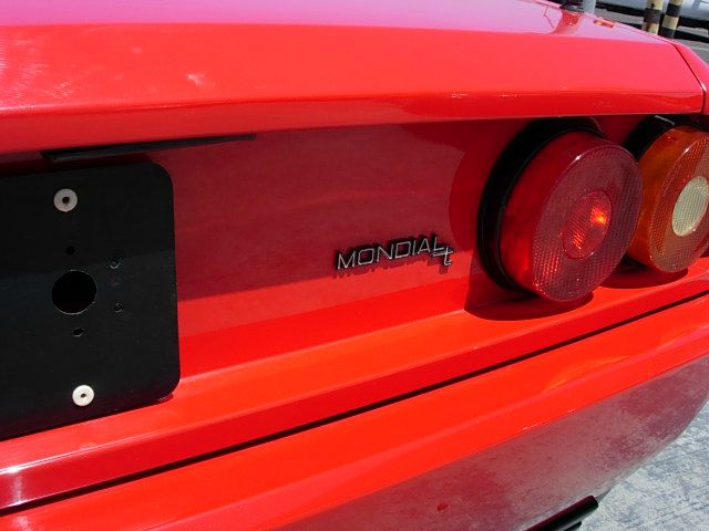 Ferrari Mondial T 1989 photo 20