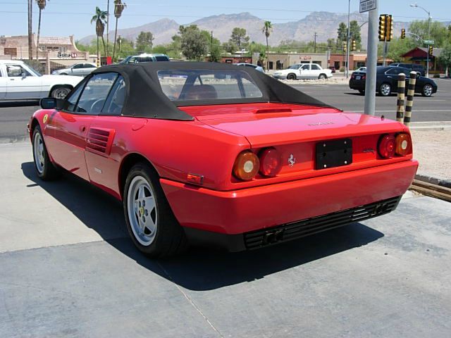 Ferrari Mondial T 1989 photo 22