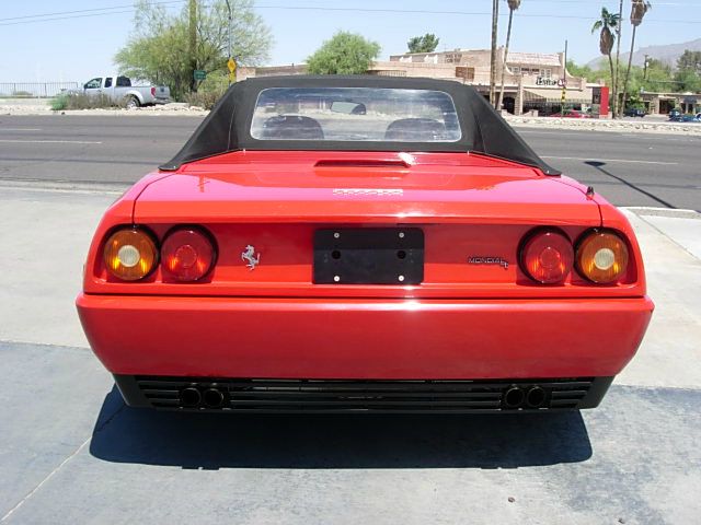 Ferrari Mondial T 1989 photo 25