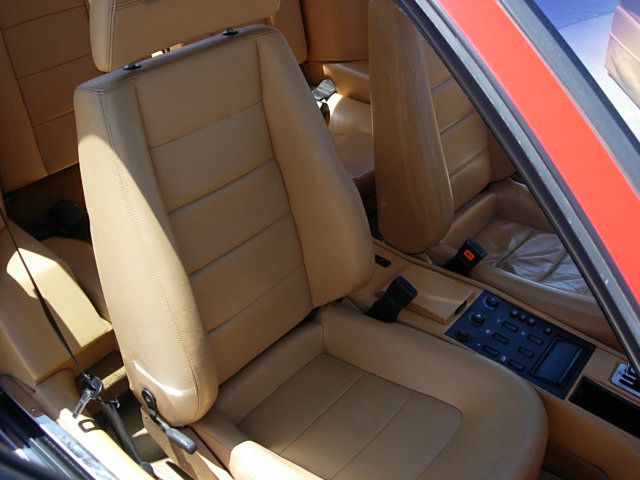 Ferrari Mondial T 1989 photo 26