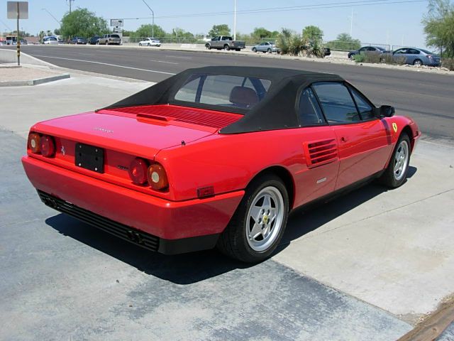 Ferrari Mondial T 1989 photo 8