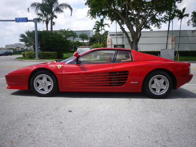 Ferrari Testarossa 1986 photo 1