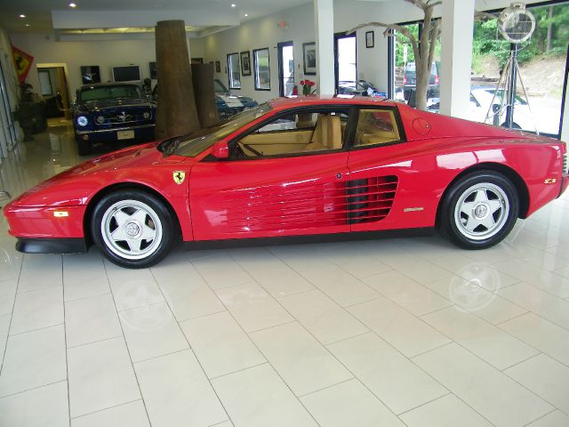 Ferrari Testarossa Base Coupe