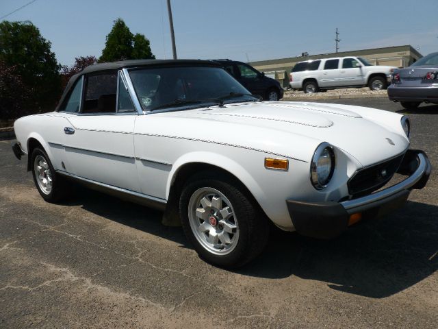 Fiat 124 Spider 1982 photo 3