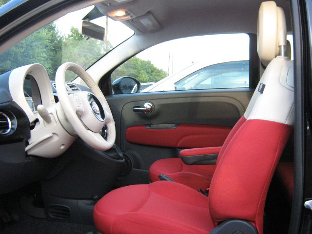 Fiat 500 Luxury Package 3.6L V6 RWD Hatchback