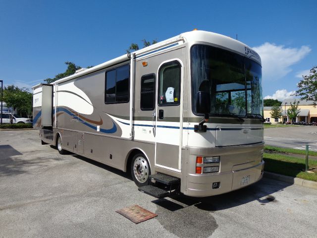 Fleetwood Discovery 36T 2000 photo 0
