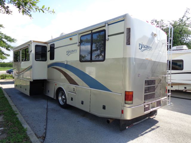 Fleetwood Discovery 36T 2000 photo 2
