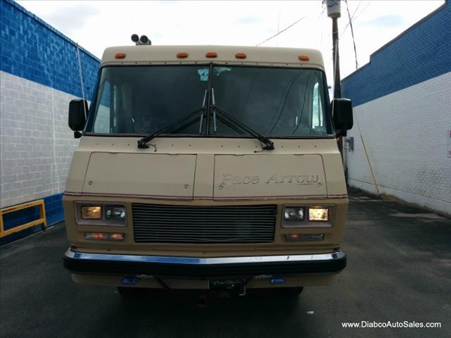 Fleetwood PACE ARROW 1984 photo 1