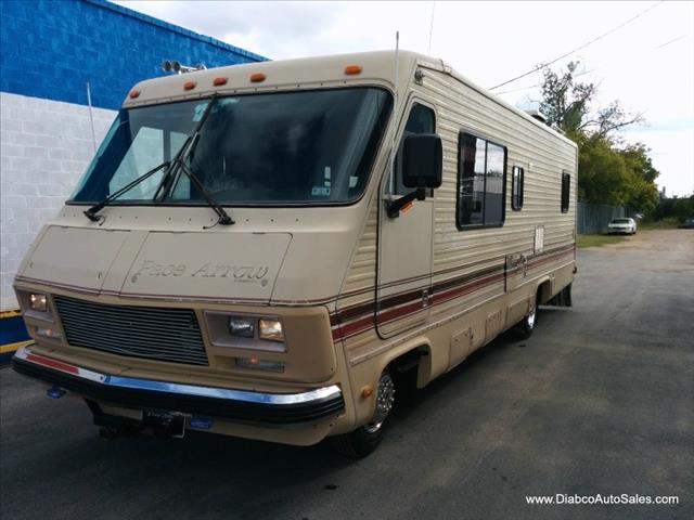 Fleetwood PACE ARROW 1984 photo 2