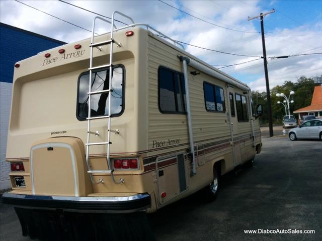 Fleetwood PACE ARROW 1984 photo 3