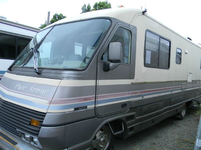 Fleetwood Pace Arrow Motorhome 1990 photo 8
