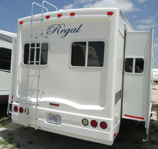 Fleetwood Regal 2007 photo 2