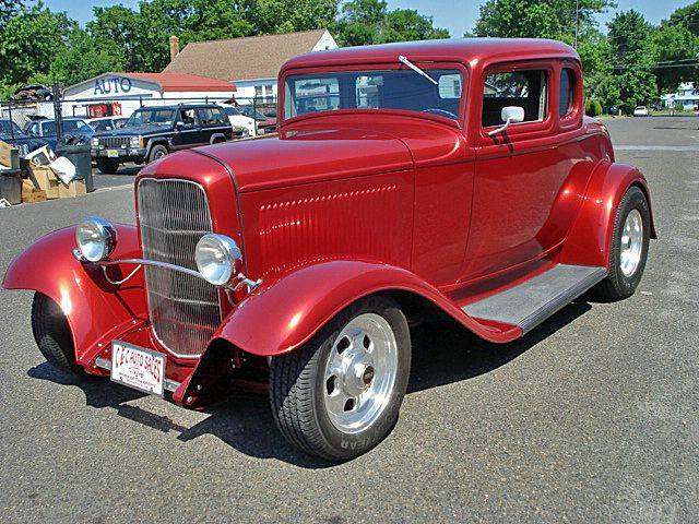 Ford 5 Window Coupe 1932 photo 1