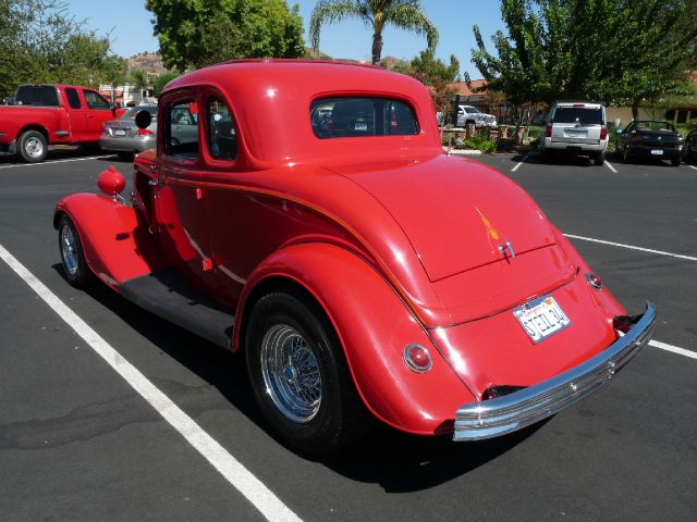 Ford 5 Window Coupe 1934 photo 1