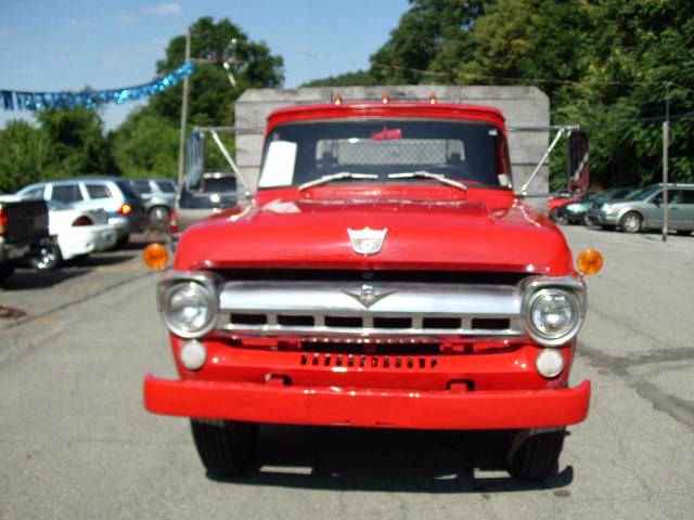 Ford 600 1958 photo 3