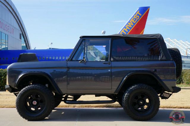 Ford Bronco 1966 photo 2