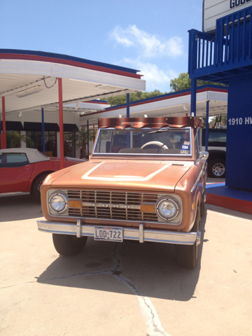 Ford Bronco 1975 photo 14
