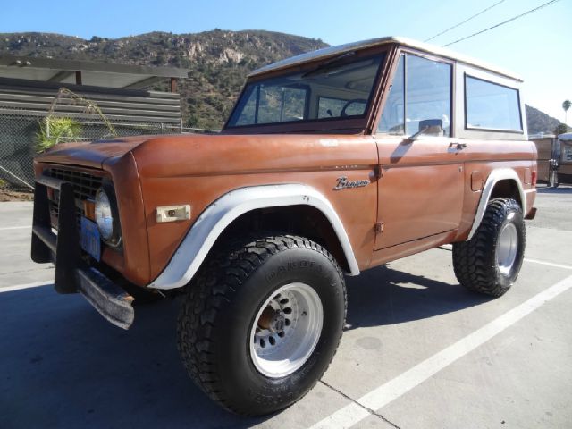 Ford Bronco 1977 photo 1