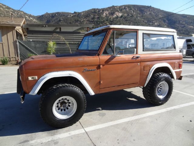 Ford Bronco 1977 photo 2