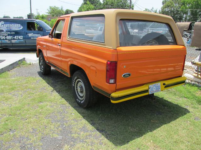 Ford Bronco 1983 photo 2