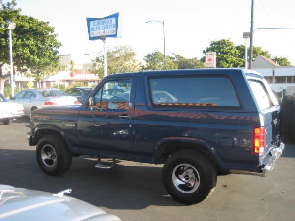 Ford Bronco 1984 photo 2