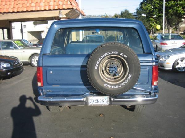 Ford Bronco 1984 photo 3