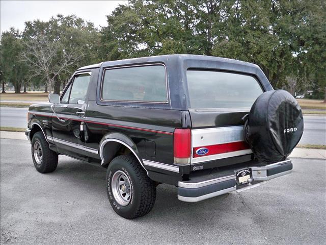 Ford Bronco 1987 photo 1