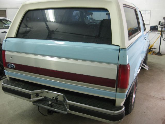 Ford Bronco 1987 photo 8