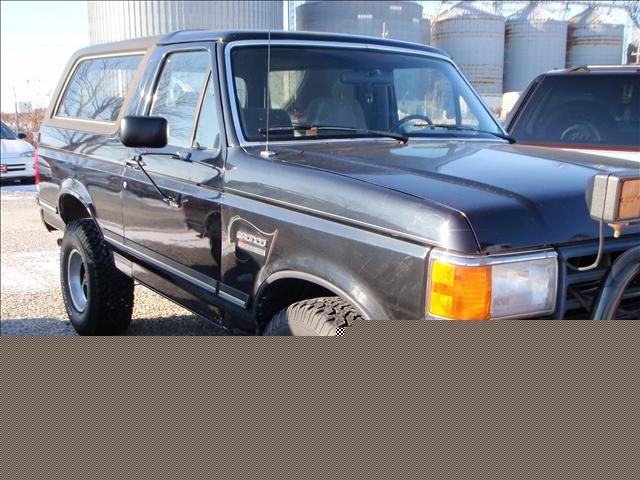 Ford Bronco 1988 photo 1