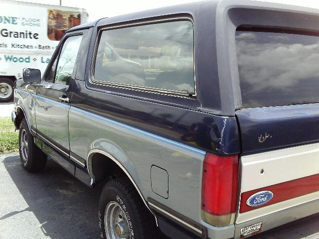 Ford Bronco 1990 photo 1