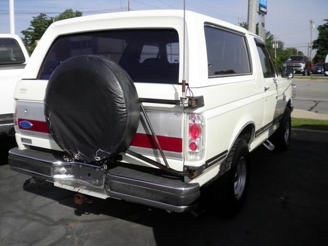 Ford Bronco 1990 photo 2