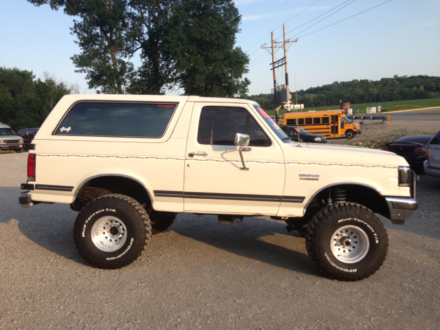 Ford Bronco 1990 photo 2
