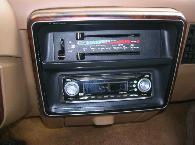 Ford Bronco 1991 photo 8