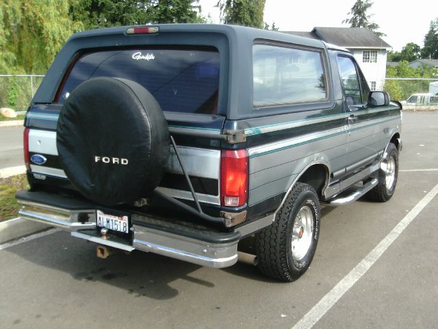 Ford Bronco ESi SUV