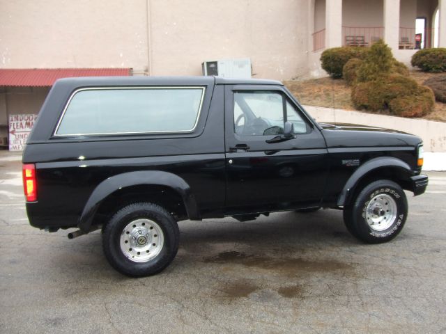 Ford Bronco ESi SUV