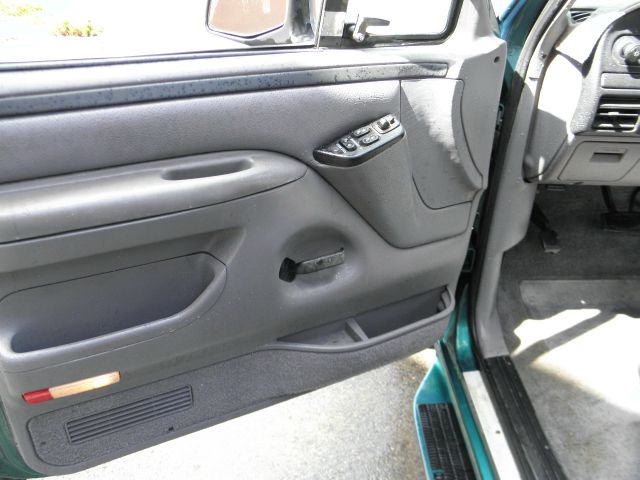 Ford Bronco 1996 photo 16