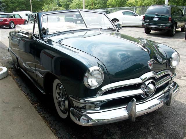 Ford CUSTOM DELUXE 1950 photo 3