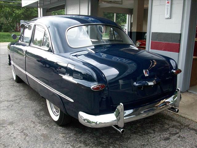 Ford CUSTOM DELUXE 2DR 1950 photo 1