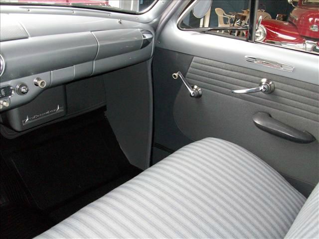 Ford CUSTOM DELUXE 2DR 1950 photo 23