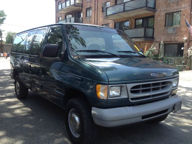 Ford Club Wagon 1997 photo 3