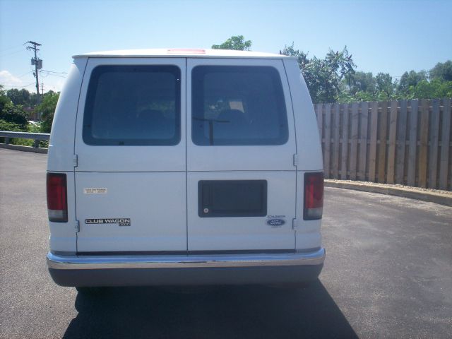 Ford Club Wagon ESi Passenger Van